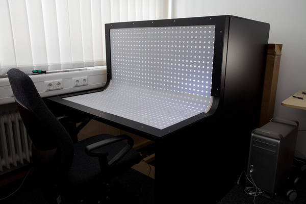 Рабочий стол BendDesk с сенсорной поверхностью