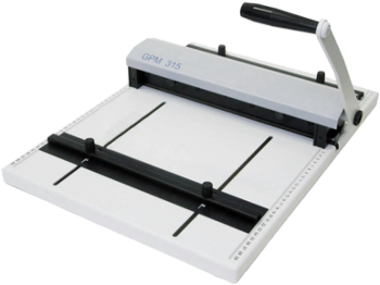 Применяется для подготовки обложек перед брошюровкой на термоклеевых машинах, изготовления буклетов, а также для бигования плотной бумаги и картона при изготовлении календарей